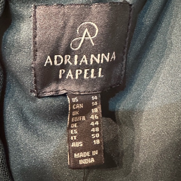 Elegant Green Beaded Dress - Picture 7 of 8